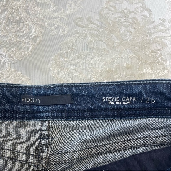 Fidelity Stevie Mid Rise Denim Jean Capri Dark Wash Size 26 - Picture 7 of 9